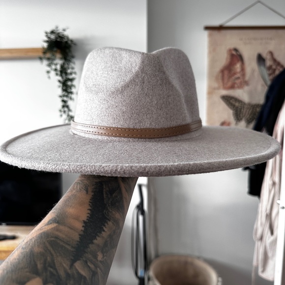Beige Flat Brim Hat - Picture 1 of 3